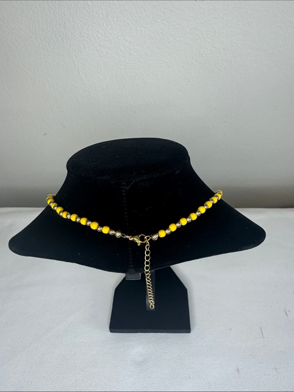 Yellow/Goldtone Beaded Fish & Evil Eye Charms Necklace - Unbranded 18”.